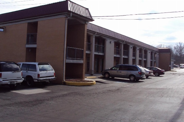 Executive Inn image 10