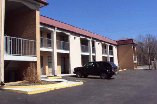 Executive Inn image 12