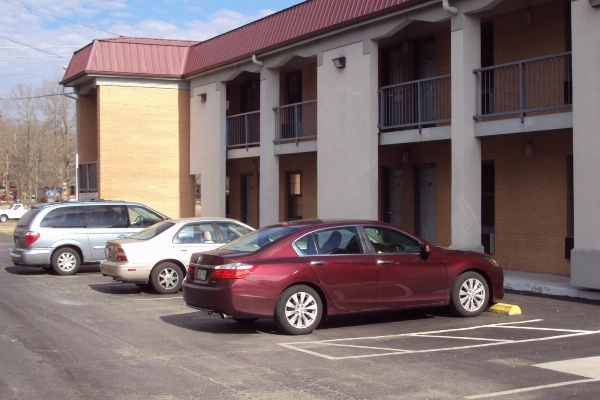 Executive Inn image 9