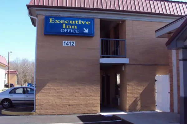 Executive Inn 6